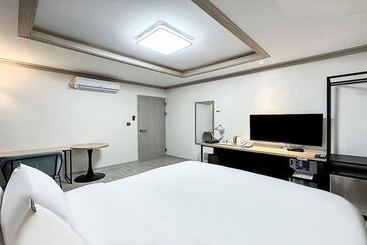 בית מלון כפרי Gumi Time