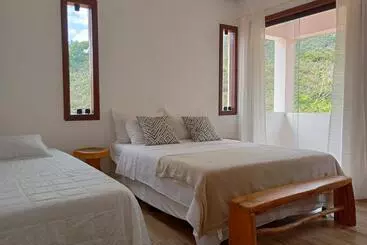 ユースホステル Pousada Canto Das Cachoeiras