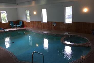 Bed & Breakfast Marmora And Lake Inn