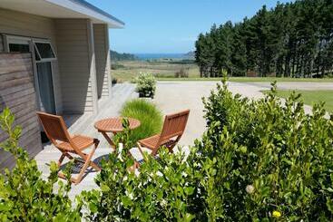 Hot Water Beach Lookout B&b