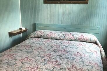 מוטל Black Hills Cabins At Quail S Crossing