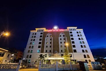 ホテル The Grand Puteri