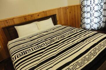 Bed and Breakfast The Hill Town Cottage