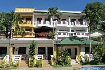 Отель Seashore Beach Resort