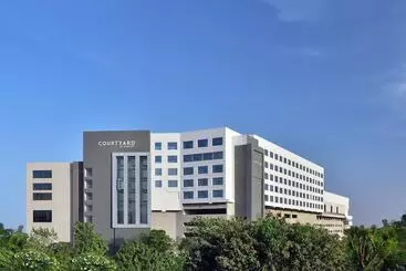 בית מלון כפרי Courtyard By Marriott Bhopal