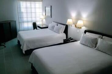 ホテル Internacional La Triada