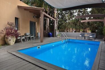 בית מלון כפרי Halomot Naftali Luxury Boutique