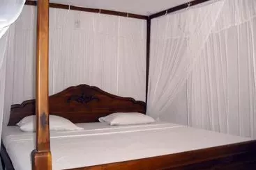 Отель Baby Red Fish