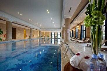 ホテル Your World International Conference Centre