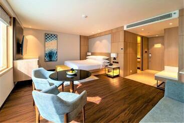 هتل Courtyard By Marriott Vadodara