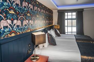 هتل Crown Quarter