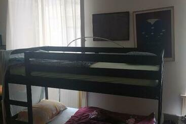 پانسیون Private Room In Shared Luxurious Palace Like Apartment With 2 Bathrooms Including Whirlpool And Virt