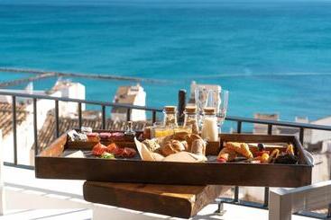 هتل Porta Nova Suites Altea Adults Only