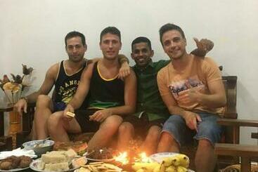 פנסיון Hang Over Residence