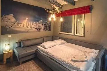 קוטג'' Harriniva Adventure Resort