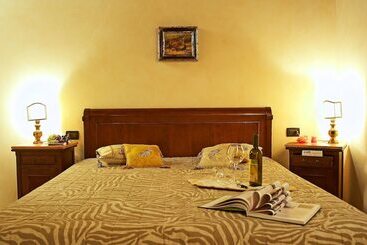 田舎風ホテル Agriturismo Il Felciaione