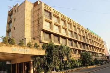 בית מלון כפרי Tuli International