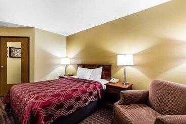 호텔 Econo Lodge Inn & Suites