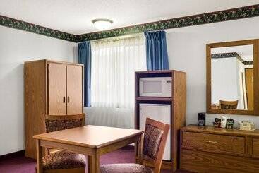 فندق Everspring Inn & Suites