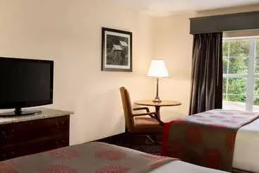 هتل Ramada By Wyndham Pigeon Forge North