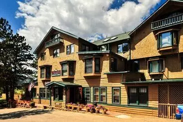 Hotelli The Historic Crags Lodge
