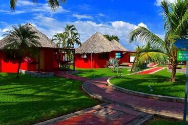 Las Hojas Resort & Beach Club