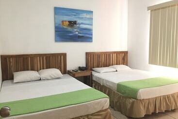 Las Hojas Resort & Beach Club