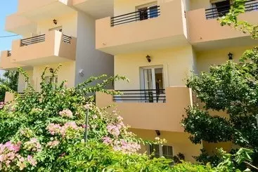 Argyro Apartments & Studios