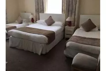 Hotel Runnymede Court