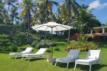 Hotel Los Gorgones Green Room