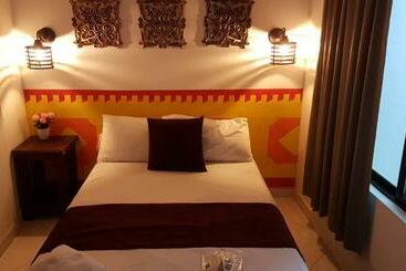 هتل Hostel Affordable Rooms With Private Bathroom San Juan Guatapé