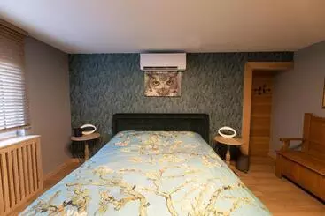 ベッドアンドブレックファースト Boris & Barney