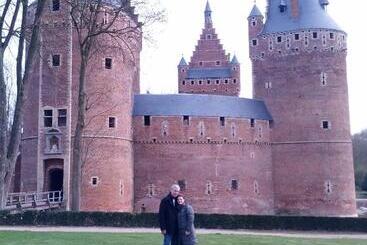 Hallerbos B&b In Bluebell Forest