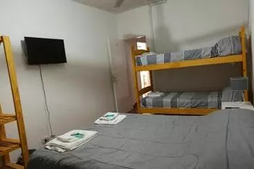 ペンション El Faro Hostel