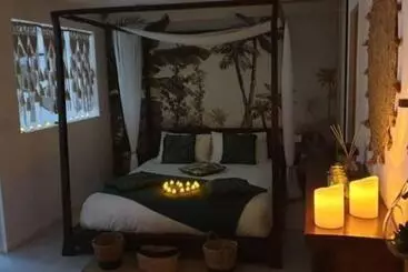 Bed and Breakfast Mas Des Rochers Romance Tropicale
