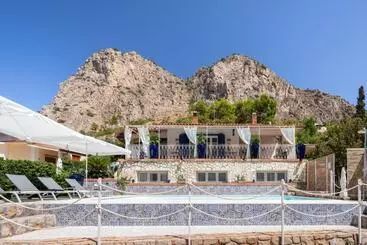 Vfh Villa Flavia Eco B&b   50 Metri Dal Mare