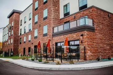Cobblestone Hotel & Suites International Falls