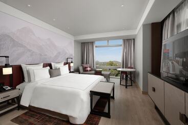 Отель Swissôtel Clark Philippines