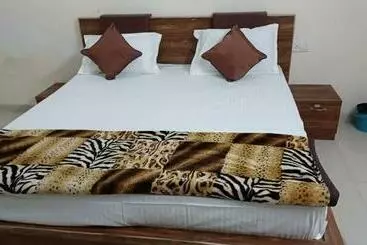 Hotel Viraj Palace By Wb Inn