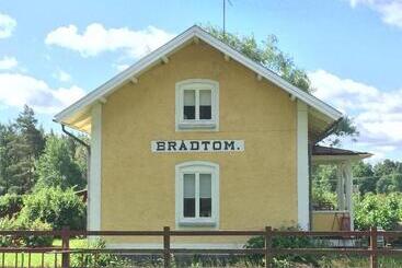 Bed and Breakfast Brådtom Slusscafé & Stugor