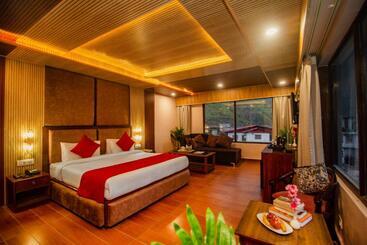 Отель Amritara The Avadh