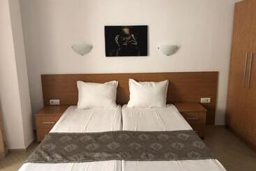 پانسیون Time Out