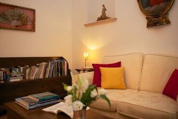 Romantic Hotel & Restaurant Villa Cheta Elite