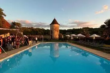 Hotel Les Dependances De Chapeau Cornu