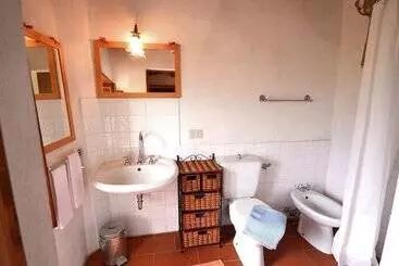 Vintage Cottage In Pescia With Hot Tub