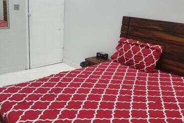 پانسیون Royal Galaxy Guest House