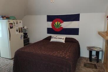 ベッドアンドブレックファースト Quiet Upstairs Studio Close To Town 420 Friendly