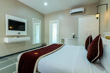 Hotel Gold Beach Villa