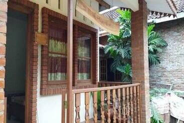 פנסיון Borobudur Kampung Homestay  M Maslah