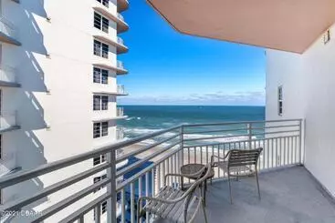 Huoneistohotelli Beachfront Bliss At Ocean Walk Resort   Unit 1701